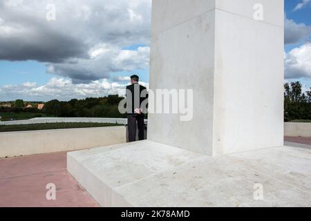 Der Hill 70 Gedenkpark, der dem siegreichen kanadischen Korps gewidmet ist der Sieg bei der Schlacht von Hill 70 im August 1917 hat nach acht langen Jahren eines ehrgeizigen Projekts seine Pforten für die breite Öffentlichkeit geöffnet. „Jeder hat die Herausforderung dieser Website verstanden, die Freundschaft zwischen Frankreich und Kanada zu feiern und sich an diejenigen zu erinnern, die ihr Leben für unsere Freiheit hingegeben haben“, sagte Mark Hutchings, Präsident des Vereins Hill 70, der hinter dem Projekt steht. Stockfoto