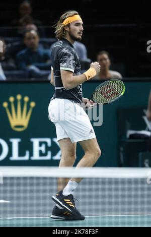 ©Sebastien Muylaert/MAXPPP - Stefanos Tsitsipas aus Griechenland reagiert beim Rolex Paris Masters Tennisturnier in seinem zweiten Spiel gegen Taylor Fritz aus den USA? In Paris, Frankreich.30.10.2019 Stockfoto