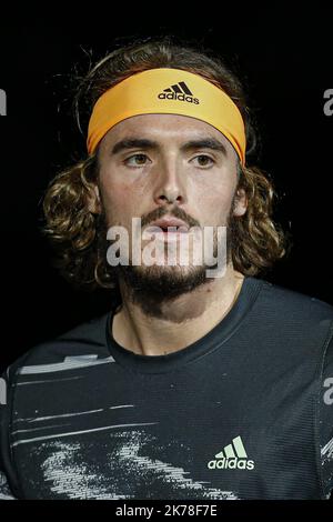 ©Sebastien Muylaert/MAXPPP - Stefanos Tsitsipas aus Griechenland reagiert beim Rolex Paris Masters Tennisturnier in seinem zweiten Spiel gegen Taylor Fritz aus den USA? In Paris, Frankreich.30.10.2019 Stockfoto