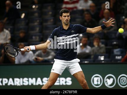 Novak DJOKOVIC (SRB) gegen Corentin MOUTET (FRA). Stockfoto