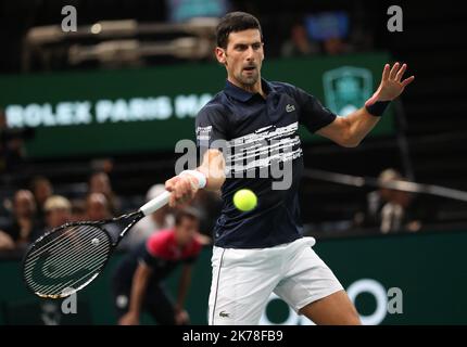 Novak DJOKOVIC (SRB) gegen Corentin MOUTET (FRA). Stockfoto