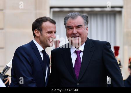 ©Julien Mattia / Le Pictorium/MAXPPP - Julien Mattia / Le Pictorium - 8/11/2019 - Frankreich / Paris - le President Emmanuel Macron recevait au Palais de l'Elysee pour entretien le President de la Republique du Tadschikistan, Mr Emomali RAHMON, le 08 Novembre 2019. / 8/11/2019 - Frankreich / Paris - Präsident Emmanuel Macron hat am 8. November 2019 den Präsidenten der Republik Tadschikistan, Herrn Emomali RAHMON, zu Gesprächen im Elysee-Palast empfangen. Stockfoto
