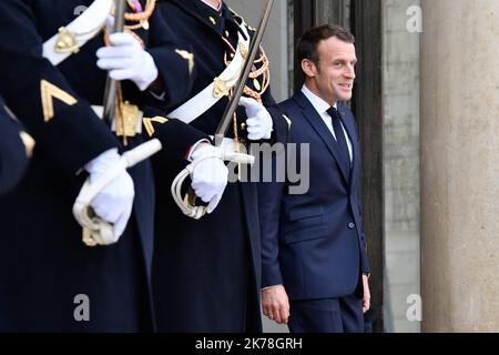 ©Julien Mattia / Le Pictorium/MAXPPP - Julien Mattia / Le Pictorium - 8/11/2019 - Frankreich / Paris - le President Emmanuel Macron recevait au Palais de l'Elysee pour entretien le President de la Republique du Tadschikistan, Mr Emomali RAHMON, le 08 Novembre 2019. / 8/11/2019 - Frankreich / Paris - Präsident Emmanuel Macron hat am 8. November 2019 den Präsidenten der Republik Tadschikistan, Herrn Emomali RAHMON, zu Gesprächen im Elysee-Palast empfangen. Stockfoto