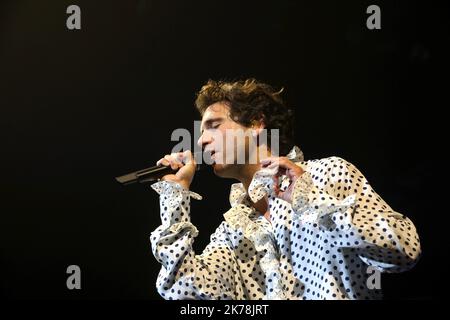 Mika spielt live in einem Konzert in der Provence Stockfoto