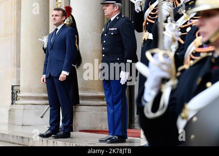 Präsident Emmanuel Macron empfing Mette Frederiksen, die Premierministerin des Königreichs Dänemark, am 18. November 2019 zu einem Interview im Elysee-Palast. Stockfoto