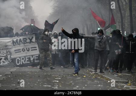 Julien Mattia / Le Pictorium - 12/5/2019 - Frankreich / Ile-de-France / Paris - Violents Incidents lors de la Manifestation pour protester contre le Plan de reforme des retraites du gouvernement en ce jour de greve des Transports et de certains autres domaines. (Gare de l'Est) / 12/5/2019 - Frankreich / Ile-de-France (Region) / Paris - gewalttätige Zwischenfälle während der Protestdemonstration gegen den Regierungsplan zur Rentenreform an diesem Tag des Verkehrsstreiks und einigen anderen Gebieten. (Ostbahnhof) Stockfoto