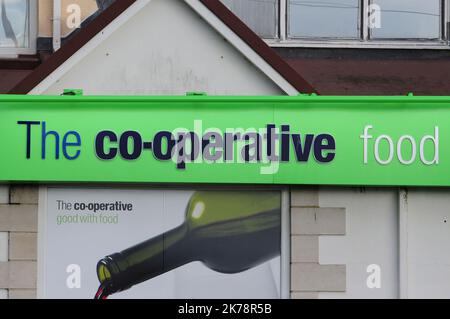 Das grüne Co-operative Supermarktschild Stockfoto