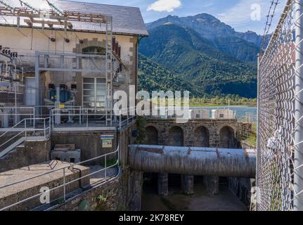 Wasserkraftwerk zur Stromerzeugung Stockfoto