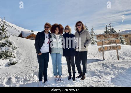 Ruben Alves, Alexandre Wetter, Pascale Arbillot und Stefi Celma nehmen am fünften Tag des Internationalen Comedy-Filmfestivals Alpe D'Huez 23. Teil Stockfoto