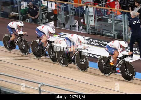 Eleanor Dickinson , Katie Archibald , Elinor Barker und Neah Evans Team Great Britain 2. Weltmeisterin während der UCI-Bahn-Weltmeisterschaften 2020, die Tissot am 27. Februar 2020 auf dem Velodrom in Berlin präsentierte Stockfoto