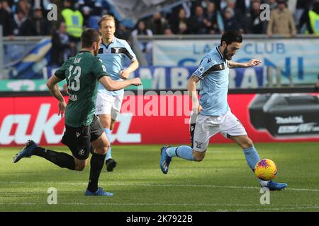 Luis Alberto aus dem Latium in Aktion während des Fußballspiels der italienischen Serie A zwischen Latium und Bologna im Olympiastadion in Rom. Stockfoto