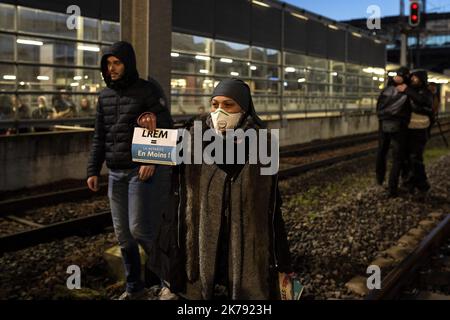 Demonstration gegen die Verwendung des Artikels 49 3 durch die Gouvernement, um den Ruhestand zu ändern. Frankreich, Den 02. März 2020. Stockfoto