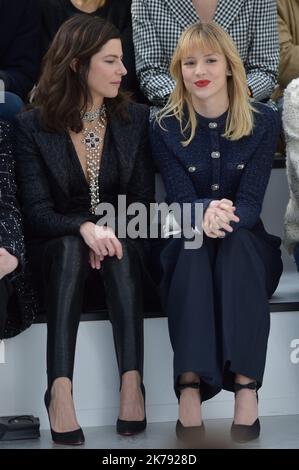 Isabelle Adjani, Anna Mouglalis, Angele Chanel defile MARCH 03 Runway during the Chanel as part of the Paris Fashion Week Womenswear Fal Winter 2020/2021 on March 03, 2020 in Paris, France. Stockfoto