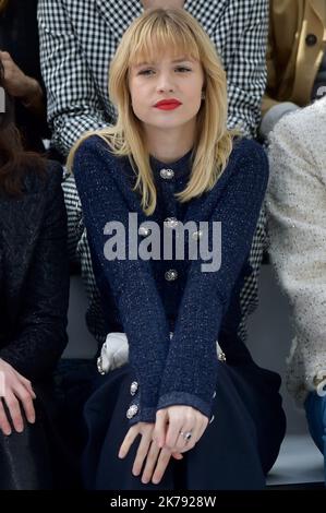 angele Chanel defiliert DIE Start- und Landebahn DES 03. MÄRZ während der Chanel im Rahmen der Paris Fashion Week Womenswear Fal Winter 2020/2021 am 03. März 2020 in Paris, Frankreich. Stockfoto