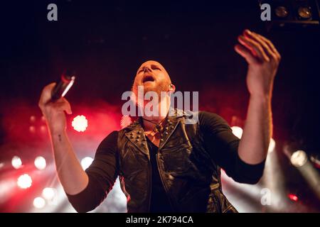 Malmoe, Schweden. 16. Oktober 2022. Die englische Heavy Metal Band Diamond Head spielt ein Live-Konzert im Kulturbolaget in Malmoe. Hier ist Sänger Rasmus Bom Andersen live auf der Bühne zu sehen. (Foto: Gonzales Photo/Alamy Live News Stockfoto