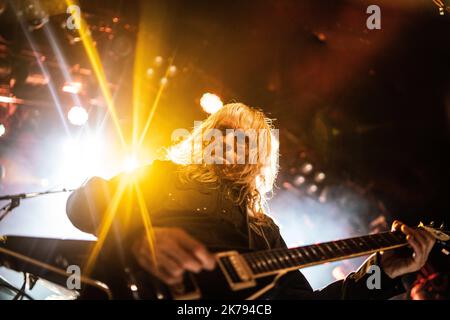 Malmoe, Schweden. 16. Oktober 2022. Die englische Heavy Metal Band Diamond Head spielt ein Live-Konzert im Kulturbolaget in Malmoe. Hier ist Gitarrist Brian Tatler live auf der Bühne zu sehen. (Foto: Gonzales Photo/Alamy Live News Stockfoto