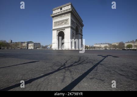 â©PHOTOPQR/LE PARISIEN/Matthieu de Martignac ; Paris ; 01/04/2020 ; Confinement Ã Paris jour 16 Avenue Kleber,vue sur l'Arc de Triomphe et la Place de l'Etoile - Frankreich - Coronavirus: Confinement in Paris, day 16. Stockfoto