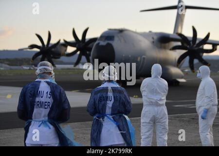 CLERMONT FERRAND: Coronavirus Übertragung von durch die Armee versicherten Patienten bis A400M Flugzeug auf dem Militärstützpunkt Aulnat am 04/03/2020 Stockfoto