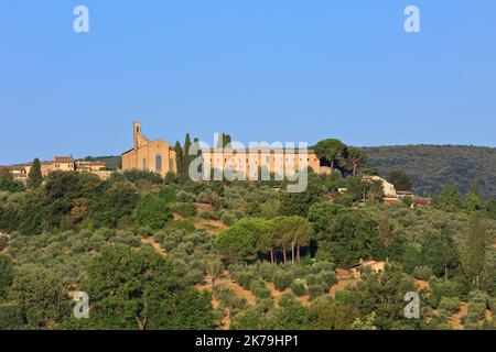 Das 13. Jahrhundert Chiesa di Sant'Agostino (Kirche des Hl. Augustinus) in San Gimignano, Italien Stockfoto