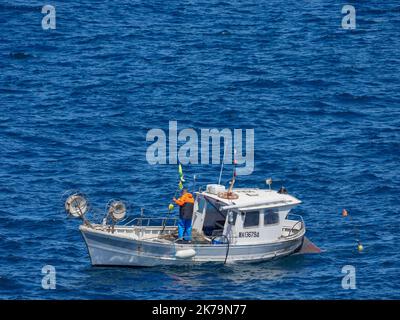 Frankreich, 17. 2020. Mai - covid-19 / Calanques, die felsige Küste, werden in der Nähe von Marseille mit Einschränkungen wieder eröffnet Stockfoto