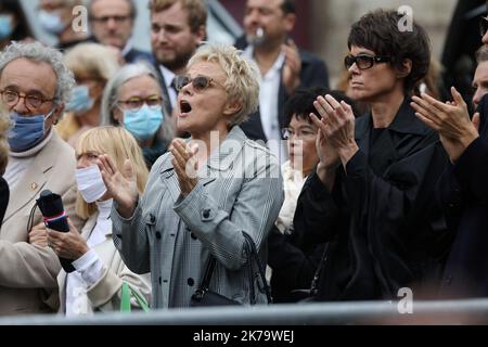 Paris, Frankreich, 4. 2020. juni - Trauerfeier des französischen Schauspielers und Humoristen c in der Kirche Saint-Germain-des-Pres in Paris, Frankreich, 04. Juni 2020. Bedos starb am 28. Mai 2020 im Alter von 85 Jahren in Paris. Stockfoto