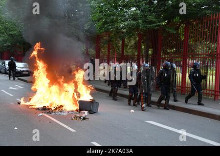 Lille: Tausend Menschen gegen Polizeigewalt an diesem Mittwochabend, angespannte Demonstration Stockfoto