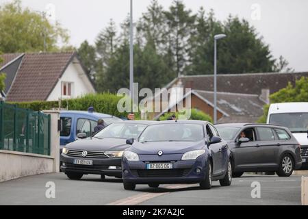 /LE PARISIEN/ARNAUD JOURNOIS ; VILLE SUR LUMES ; 22/06/2020 ; DES FOUILLES ONT LIEU DANS L'ANCIENNE MAISON DE LA SOEUR DE MICHEL FOURNIRET DECEDEE 6 MOIS AVANT LA DISPARITION D'ESTELLE MOUZIN. LE TUEUR DE SERIE AVAIT SES HABITUDES DANS CETTE MAISON / SUR LA FOTO AUF DISTINGUE LE HAUT DE LA MAISON A GAUCHE - 2020/06/22. AUSGRABUNGEN FINDEN IM ALTEN HAUS DER SCHWESTER VON MICHEL FOURNIRET STATT, DIE 6 MONATE VOR DEM VERSCHWINDEN DES KLEINEN MÄDCHENS ESTELLE MOUZIN IM JAHR 2003 STARB. DER SERIENMÖRDER HATTE SEINE GEWOHNHEITEN IN DIESEM HAUS. Stockfoto