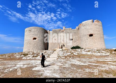 Die ChÃ¢teau d'If ist eine Festung (später ein Gefängnis) auf der Insel If, der kleinsten Insel des Frioul-Archipels, die im Mittelmeer etwa 1,5 Kilometer (7/8 Meilen) vor der Küste der Bucht von Marseille im Südosten Frankreichs liegt. Es ist berühmt dafür, dass es einer der Vertonungen von Alexandre Dumas' Abenteuerroman der Graf von Monte Cristo ist. 1. juli 2020 Stockfoto