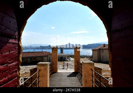 Die ChÃ¢teau d'If ist eine Festung (später ein Gefängnis) auf der Insel If, der kleinsten Insel des Frioul-Archipels, die im Mittelmeer etwa 1,5 Kilometer (7/8 Meilen) vor der Küste der Bucht von Marseille im Südosten Frankreichs liegt. Es ist berühmt dafür, dass es einer der Vertonungen von Alexandre Dumas' Abenteuerroman der Graf von Monte Cristo ist. 1. juli 2020 Stockfoto