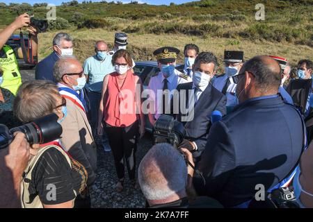 Â©PHOTOPQR/L'INDEPENDANT/MICHEL CLEMENTZ CLEMENTZ MICHEL ; PERPIGNAN ; 11/07/2020 ; CALCE LE 11 JUILLET 2020 / POLITIQUE / VISITE DU MINISTRE DE L'INTERIEUR GERALD DARMANIN AU COL DE LA DONA / VISITE DES POMPIERS QUI ONT LUTTES SUR L'INCENDIE DE CES DERNIERS JOURS / - 2020/07/16. BESUCH VON INNENMINISTER GERALD DARMANIN. Stockfoto