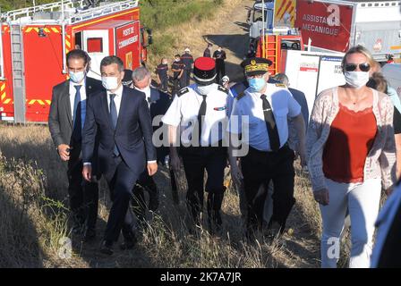 Â©PHOTOPQR/L'INDEPENDANT/MICHEL CLEMENTZ CLEMENTZ MICHEL ; PERPIGNAN ; 11/07/2020 ; CALCE LE 11 JUILLET 2020 / POLITIQUE / VISITE DU MINISTRE DE L'INTERIEUR GERALD DARMANIN AU COL DE LA DONA / VISITE DES POMPIERS QUI ONT LUTTES SUR L'INCENDIE DE CES DERNIERS JOURS / - 2020/07/16. BESUCH VON INNENMINISTER GERALD DARMANIN. Stockfoto