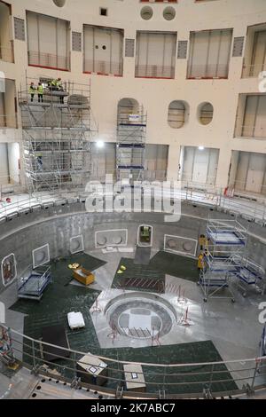 ©PHOTOPQR/LA PROVENCE/DUCLET Stéphane ; Manosque ; 28/07/2020 ; Lancement de l'assemblage de la machine ( Tokamak ) du chantier ITER. L'emplacement du Tokamak. - Nach Jahrzehnten der Konstruktion, Fertigung und Vorbereitung beginnt 2020 mit der Montage der ITER-Maschine. FRANKREICH, MANOSQUE JULI 28 2020 Stockfoto