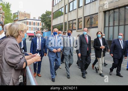 ©PHOTOPQR/VOIX DU Nord/Thierry THOREL ; 03/08/2020 ; VISITE DU PREMIER MINISTRE - Le Premier Ministre Jean Castex etait dans la Metropole Lilloise pour la mise en place de l'Obligation du Port des Masques dans la rue - Le 3 aout 2020 - A Lille - Foto : THIERRY THOREL / La Voix du Nord - 2020/08/03. Premierminister Jean Castex war in der Metropole Lille für die Umsetzung der Verpflichtung, Masken auf der Straße zu tragen Stockfoto