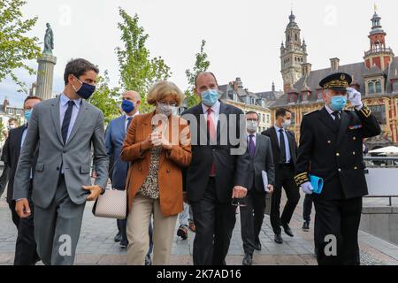 ©PHOTOPQR/VOIX DU Nord/Thierry THOREL ; 03/08/2020 ; VISITE DU PREMIER MINISTRE - Le Premier Ministre Jean Castex etait dans la Metropole Lilloise pour la mise en place de l'Obligation du Port des Masques dans la rue - Le 3 aout 2020 - A Lille - Foto : THIERRY THOREL / La Voix du Nord - 2020/08/03. Premierminister Jean Castex war in der Metropole Lille für die Umsetzung der Verpflichtung, Masken auf der Straße zu tragen Stockfoto