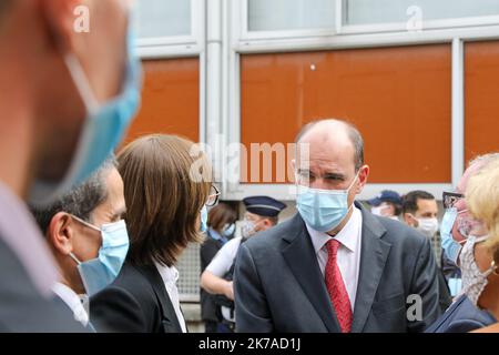 ©PHOTOPQR/VOIX DU Nord/Thierry THOREL ; 03/08/2020 ; VISITE DU PREMIER MINISTRE - Le Premier Ministre Jean Castex etait dans la Metropole Lilloise pour la mise en place de l'Obligation du Port des Masques dans la rue - Le 3 aout 2020 - A Lille - Foto : THIERRY THOREL / La Voix du Nord - 2020/08/03. Premierminister Jean Castex war in der Metropole Lille für die Umsetzung der Verpflichtung, Masken auf der Straße zu tragen Stockfoto