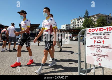 ©PHOTOPQR/LE DAUPHINE/GRÉGORY YETCHMENIZA ; ANNEMASSE ; 05/08/2020 ; GRÉGORY YETCHMENIZA / LE DAUPHINE LIBERE / PHOTOPQR ANNEMASSE (HAUTE-SAVOIE) LE 5 AOÛT 2020 22ÈME EDITION DU TOUR DE SAVOIE MONT-BLANC ETAPE 1 ENTRE ANNEMASSE ET PRAZ-SUR-ARLY, 124,2 KM AU VILLAGE ABFAHRT LES MESURES SANITAIRES SONT BIEN PRÄSENTIERT 22ND AUSGABE DER TOUR DE SAVOIE MONT-BLANC AM 5. AUGUST 2020 Stockfoto