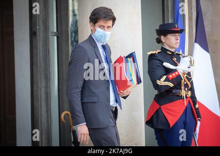 ©PHOTOPQR/LE PARISIEN/Fred Dugit ; Paris ; 26/08/2020 ; Politique Paris VIIie, le 26 août 2020 conseil des Ministers Julien Denormandie Ministre de l’Agriculture et de l’Alimentation Photo LP / Fred Dugit - Paris, Frankreich, 26. 2020. august - Minister verlassen Elysee Palace nach dem ersten wöchentlichen Kabinettstreffen nach den Regierungsferien Stockfoto