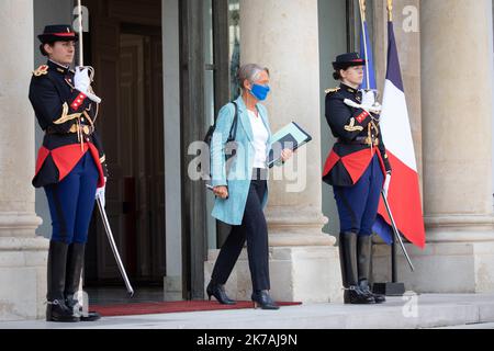 ©PHOTOPQR/LE PARISIEN/Fred Dugit ; Paris ; 26/08/2020 ; Politique Paris VIIie, le 26 août 2020 conseil des Ministres Élisabeth Borne Ministre du Travail, de l'Emploi et de l'Insertion Photo LP / Fred Dugit - Paris, Frankreich, august 26. 2020 - Minister verlassen den Elysee-Palast nach der ersten wöchentlichen Kabinettssitzung nach den Regierungsferien Stockfoto