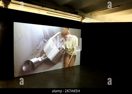 ©PHOTOPQR/LA PROVENCE/VALERIE VREL ; Marseille ; 29/08/2020 ; L'Exposition européenne MANIFESTA 2020, sur le thème de la maison. ICI le site de la Friche Belle de Mai a été investit, pour ce Grand événement artistique européen, qui fait la part Belle à la création artistique contemporaine. Malgré la crise du COVID19, la Manifestation a pu être maintenue dans une Version plus 'light'. Marseille; 08/29/2020; die europäische Ausstellung MANIFESTA 2020 zum Thema Haus. Hier wurde der Standort der Friche Belle de Mai für dieses große europäische Kunstereignis investiert, das stolz auf seinen Platz ist Stockfoto