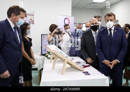 © Pool/Stéphane Lemouton/MAXPPP? Liban, Beyrouth, 2020/09/02 Präsident Emmanuel Macron besucht am 1. 2020. september das Universitätskrankenhaus Rafik Hariri in Beirut, Libanon Stockfoto