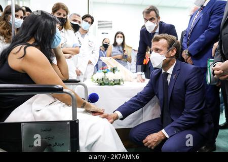 © Pool/Stéphane Lemouton/MAXPPP? Liban, Beyrouth, 2020/09/02 Präsident Emmanuel Macron besucht am 1. 2020. september das Universitätskrankenhaus Rafik Hariri in Beirut, Libanon Stockfoto