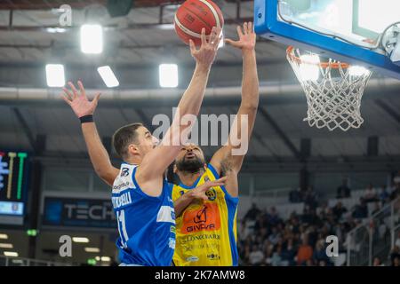 Brixia, Italien. 16.. Oktober 2022. Italienische Basketball-Meisterschaft A1, Spiel zwischen Germani Basket Brescia und GIVOVA Scafati. Stockfoto