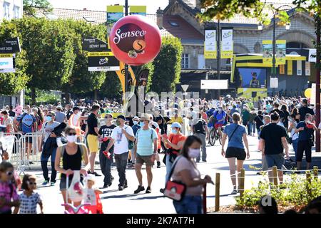 ©PHOTOPQR/LA MONTAGNE/Rémi DUGNE ; ; 11/09/2020 ; Tour de France 2020, ETAPE CHATEL - PUY MARY, départ de Chatel-Guyon. Foto Remi Dugne - Tour de France 2020, 13. Etappe am Sept. 10. 2020 Châtel-Guyon - Puy-Mary Stockfoto