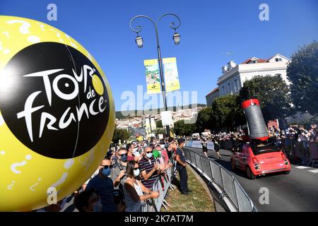 ©PHOTOPQR/LA MONTAGNE/Rémi DUGNE ; ; 11/09/2020 ; Tour de France 2020, ETAPE CHATEL - PUY MARY, départ de Chatel-Guyon. Foto Remi Dugne - Tour de France 2020, 13. Etappe am Sept. 10. 2020 Châtel-Guyon - Puy-Mary Stockfoto