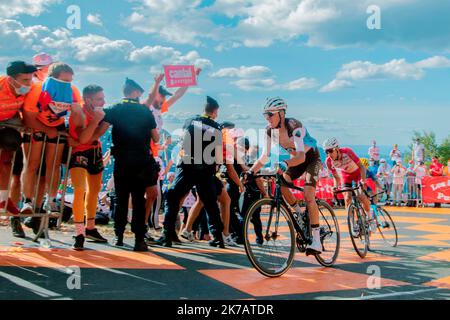 ©PHOTOPQR/LA MONTAGNE/Richard BRUNEL ; ; 11/09/2020 ; Cyclisme Tour De France Etape Chatel-Guyon Puy Mary, Romain Bardet derniere ascencion, le 11/09/2020 Foto R Brunel - Tour de France 2020, 13. Etappe auf Sept. 10. 2020 Châtel-Guyon - Puy-Mary Stockfoto