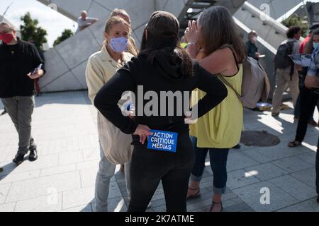 ©PHOTOPQR/OUEST FRANCE/QUEMENER YVES-MARIE ; Brest ; 12/09/2020 ; Manifestation des gilets jaunes à Brest. Une petite centaine de manifest se sont rassemblés Place de Strasbourg puis ont défilé vers la Place de la Liberté. Jean-Marie Bigard après avoir annoncé sa venue finalement n'était pas présent. Foto Yves-marie Quemener / Ouest-France - 2020/09/12. Gelbwesten Demonstrationen in Frankreich. Die Gelbwesten-Bewegung oder die Gelbwesten-Bewegung ist eine populistische, basisdemokratische Protestbewegung für wirtschaftliche Gerechtigkeit, die im Oktober 2018 in Frankreich begann. Stockfoto