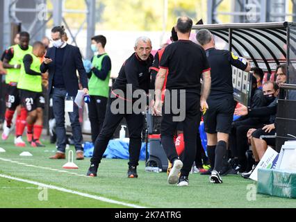 ©PHOTOPQR/OUEST FRANCE/DAVID ADEMAS / OUEST-FRANCE ; GUINGAMP ; 12/09/2020 ; Guingamp - Le Havre . Footbal Ligue 2 . Le samedi 12 septembre 2020 au Stade du Roudourou à Guingamp . 3 ème journée du championnat de France de Football . Sur la photo : Mecha Bazdarevic , entraineur de l'équipe de l' en Avant Guingamp . Foto : David ADEMAS / Ouest-France Stockfoto