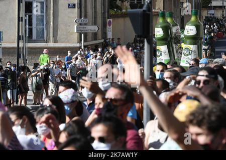 ©PHOTOPQR/LE PROGRES/Joël PHILIPPON - Lyon 12/09/2020 - Passage Croix-Rousse Caravane Tour de France 2020 à Lyon 12 septembre -Passage de la Caravane du Tour de France 2020 à la Croix-Rousse. Enormément de monde pour le Passage de la Caravane. - 2020/09/12. Tour de France Etappe 14. Stockfoto