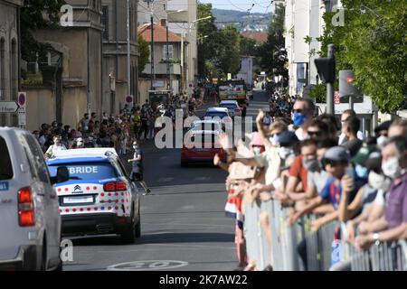 ©PHOTOPQR/LE PROGRES/Joël PHILIPPON - Lyon 12/09/2020 - Passage Croix-Rousse Caravane Tour de France 2020 à Lyon 12 septembre -Passage de la Caravane du Tour de France 2020 à la Croix-Rousse. Enormément de monde pour le Passage de la Caravane. - 2020/09/12. Tour de France Etappe 14. Stockfoto