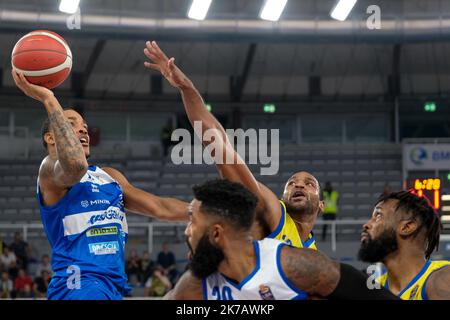 Brixia, Italien. 16.. Oktober 2022. Italienische Basketball-Meisterschaft A1, Spiel zwischen Germani Basket Brescia und GIVOVA Scafati. Stockfoto